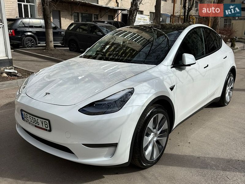 Позашляховик / Кросовер Tesla Model Y 2023 в Дніпрі