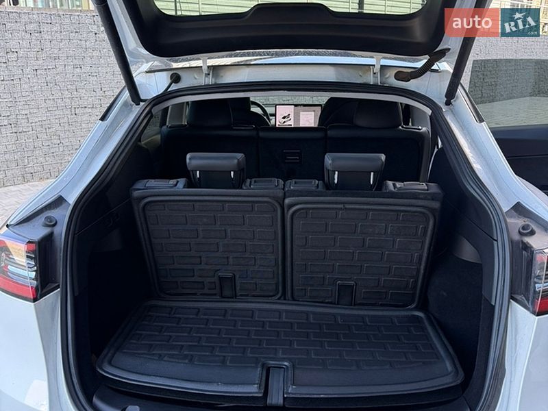 Внедорожник / Кроссовер Tesla Model Y 2021 в Рованцах