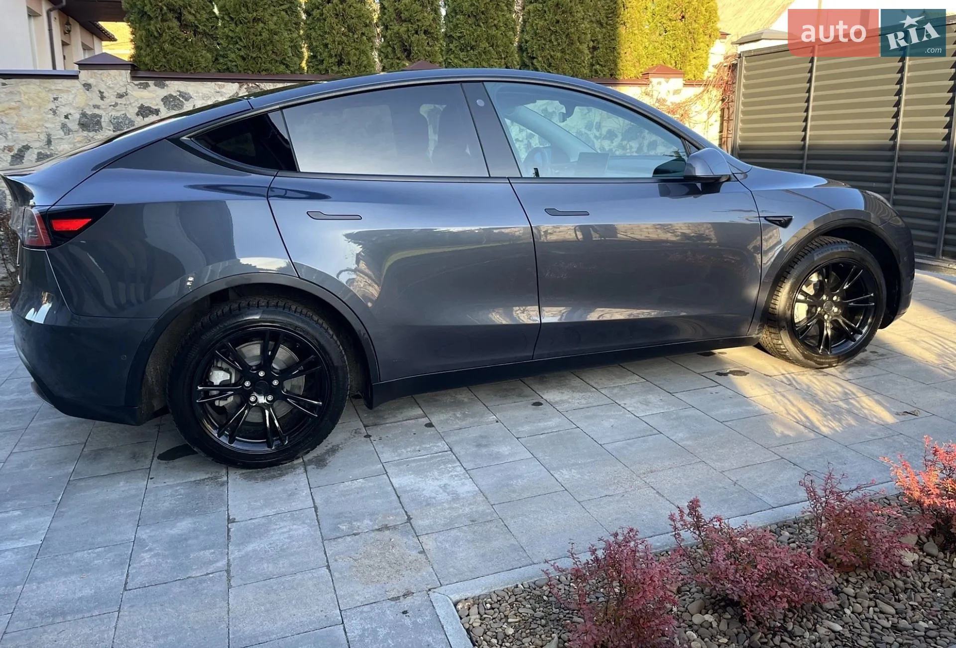 2022 Tesla Model Y - мініатюра 3