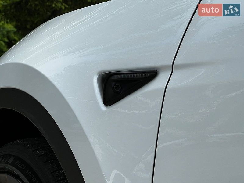 Внедорожник / Кроссовер Tesla Model Y 2022 в Львове