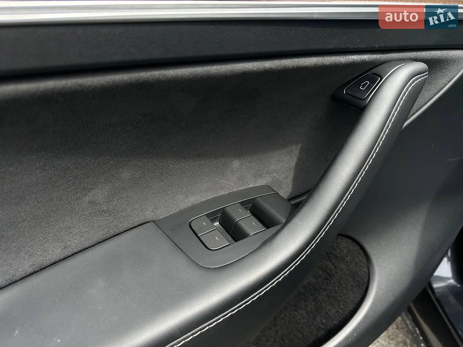 2024 Tesla Model Y - мініатюра 9