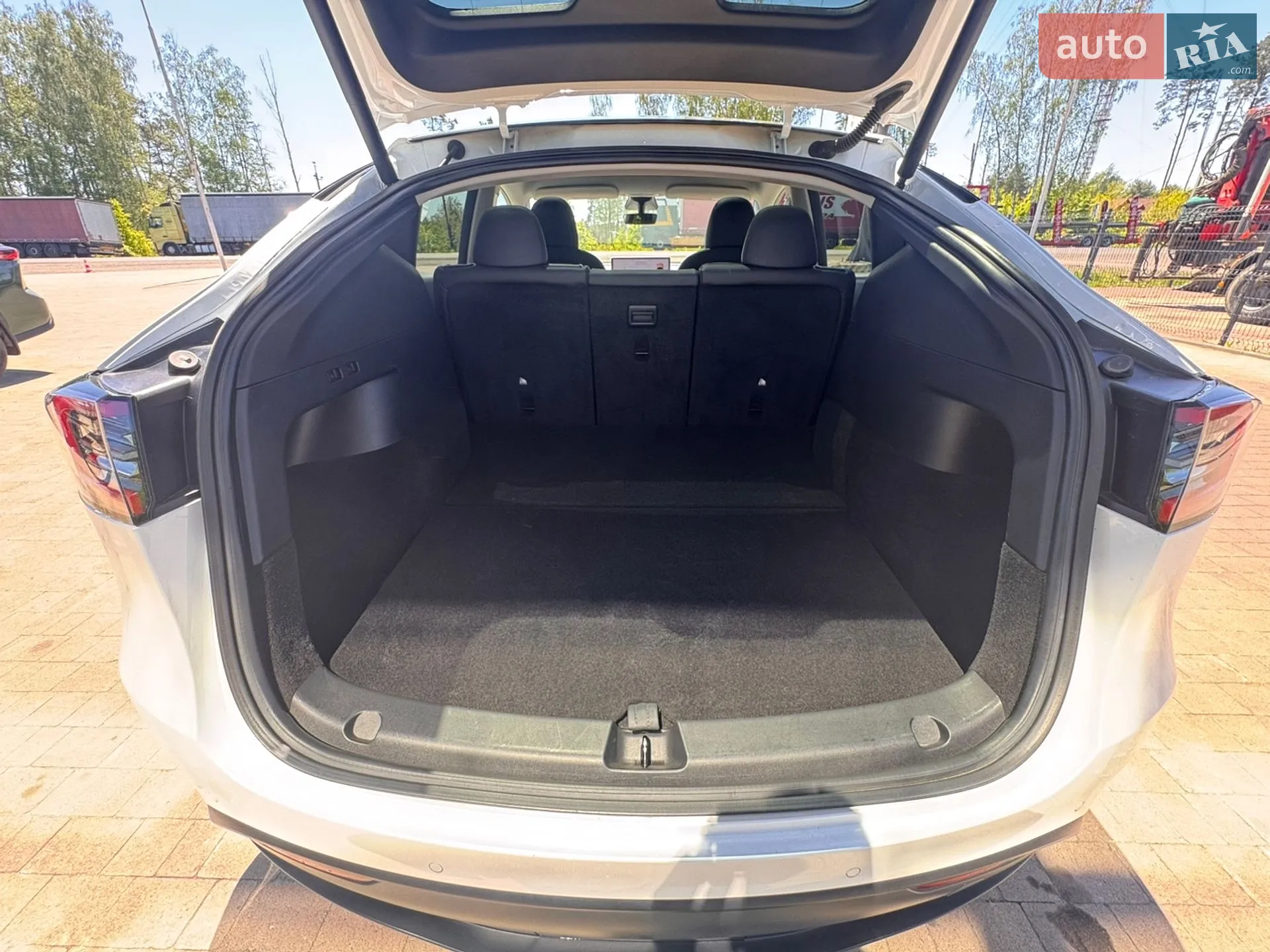 2021 Tesla Model Y - мініатюра 16