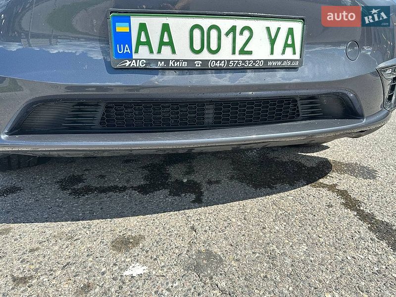 Внедорожник / Кроссовер Tesla Model Y 2023 в Киеве
