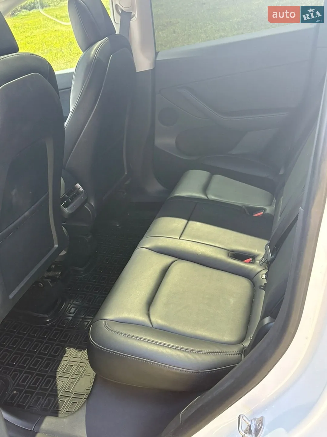 2020 Tesla Model Y - мініатюра 5