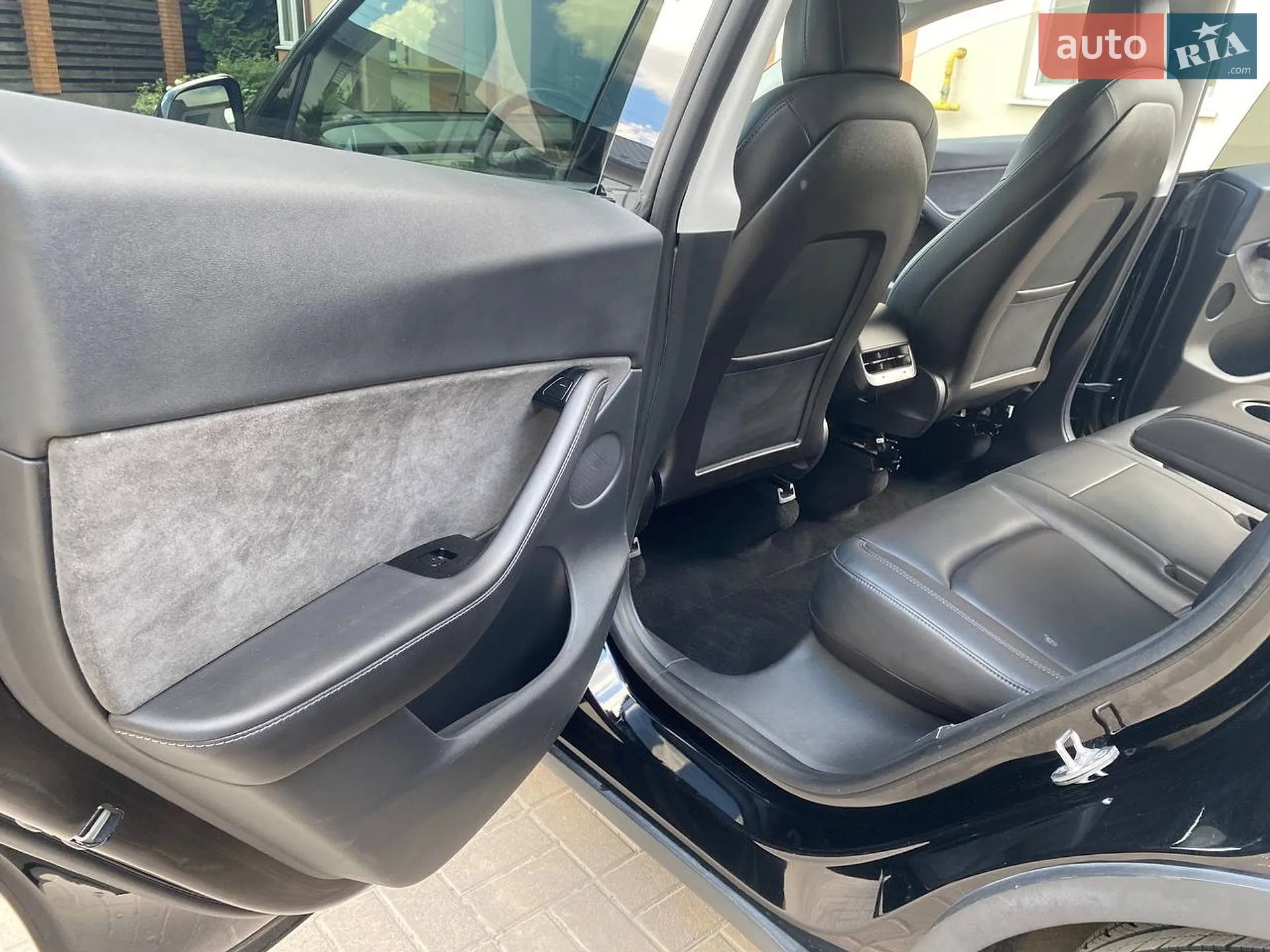 2020 Tesla Model Y - мініатюра 26