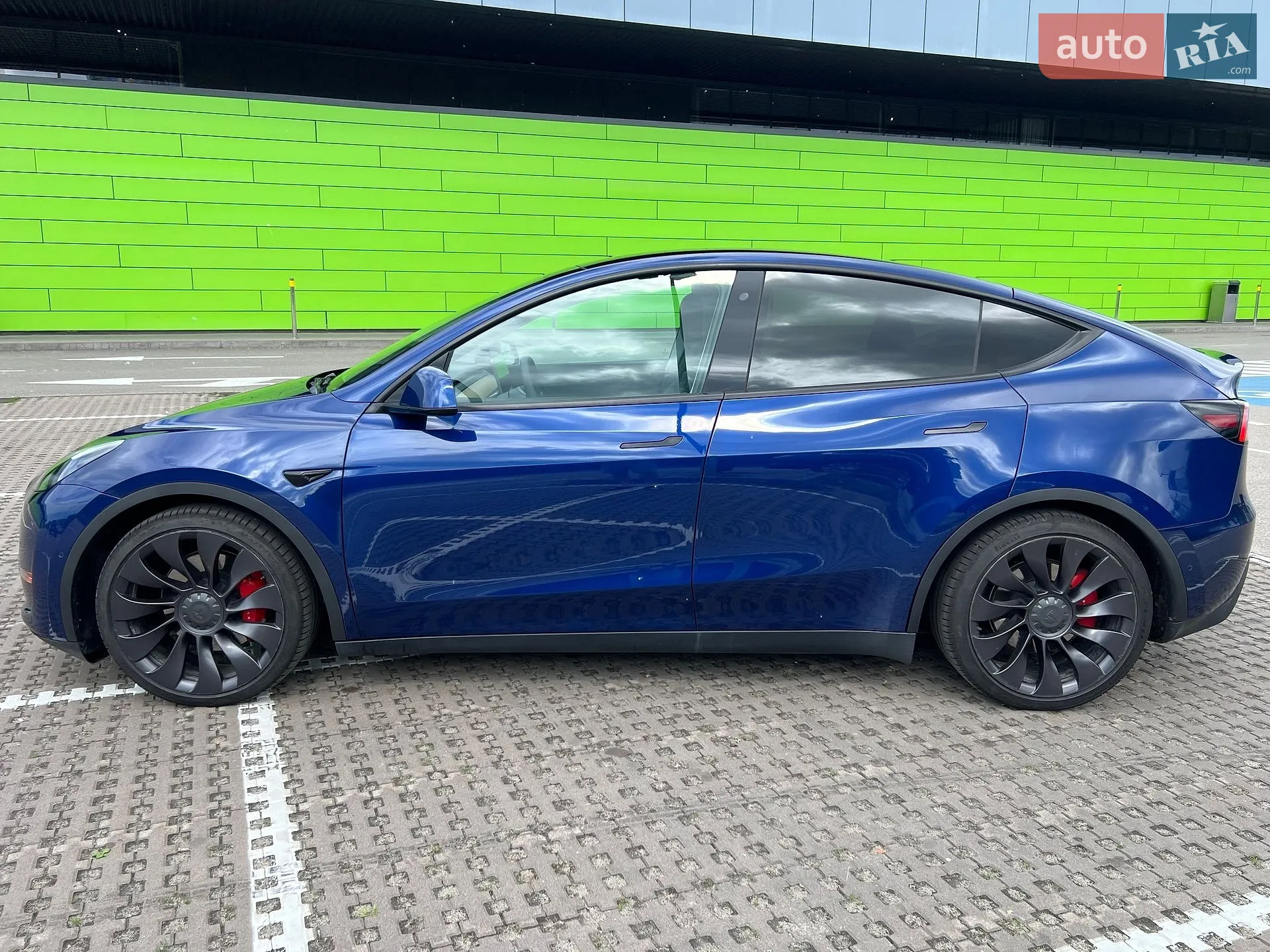 2020 Tesla Model Y - мініатюра 8