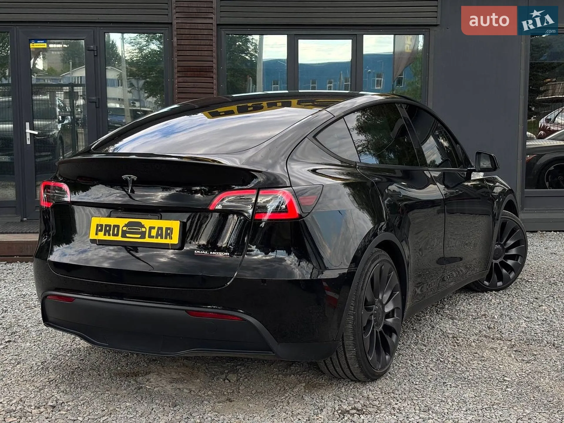 2024 Tesla Model Y - мініатюра 3