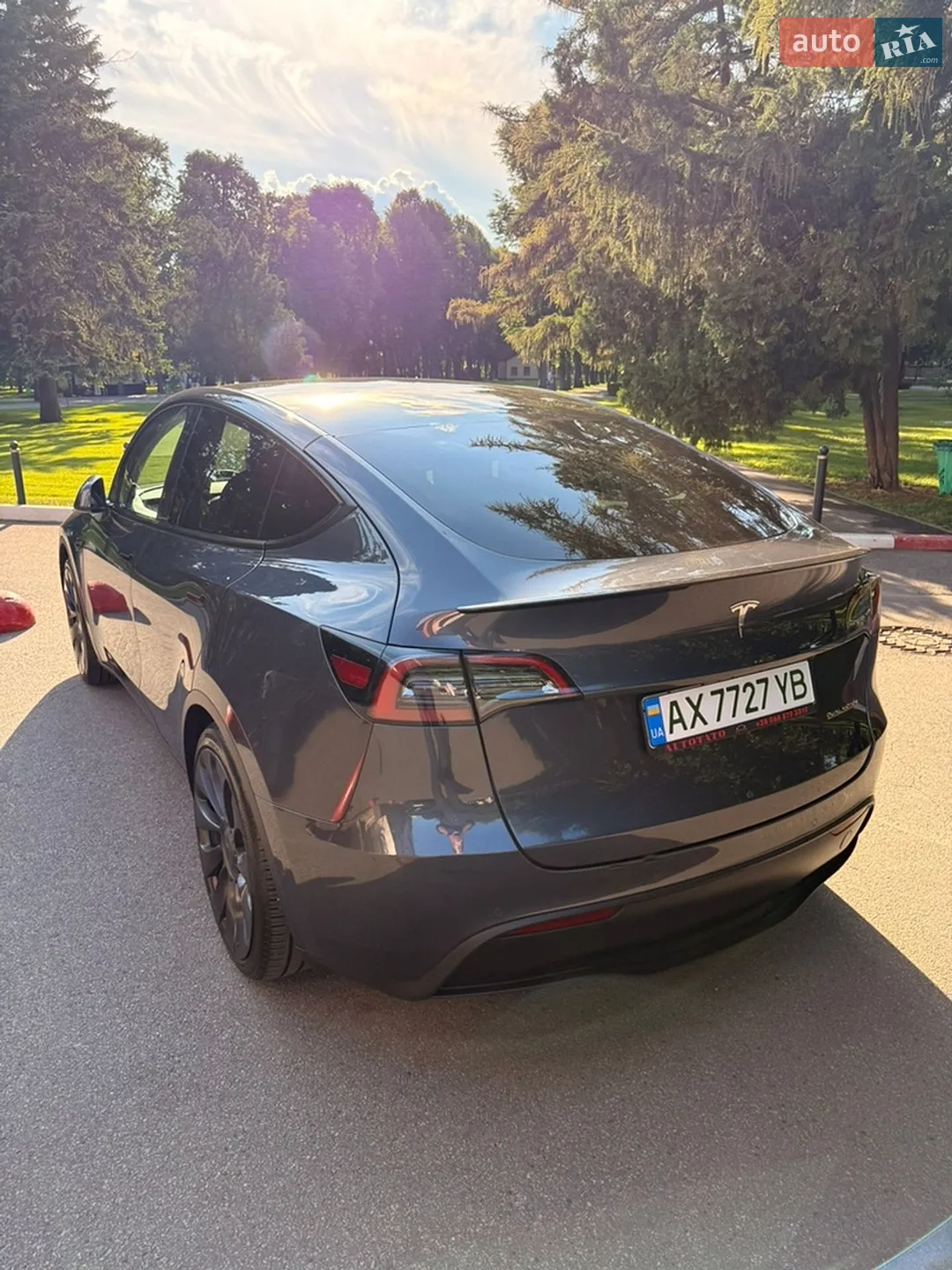2021 Tesla Model Y - мініатюра 8