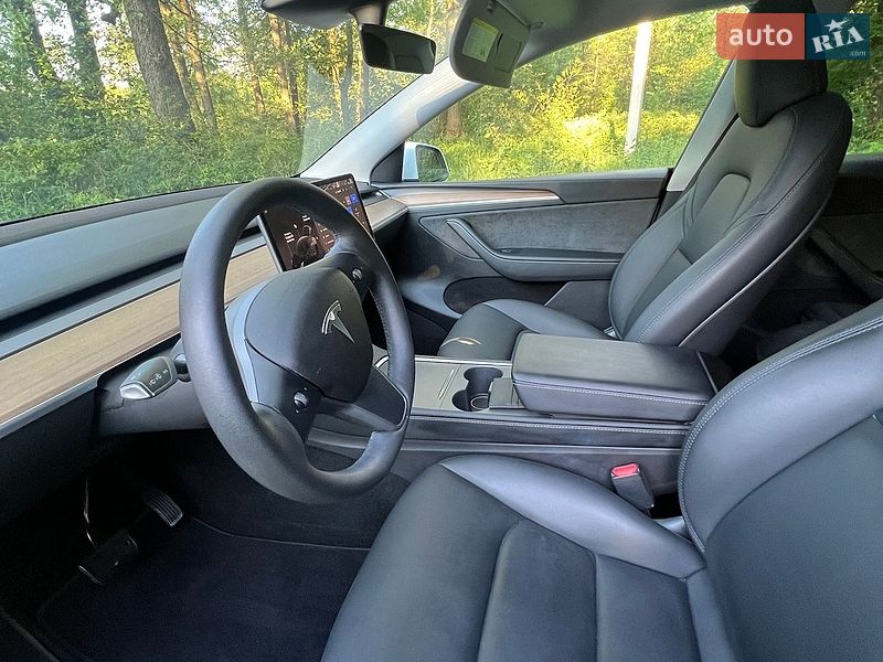 Внедорожник / Кроссовер Tesla Model Y 2023 в Львове