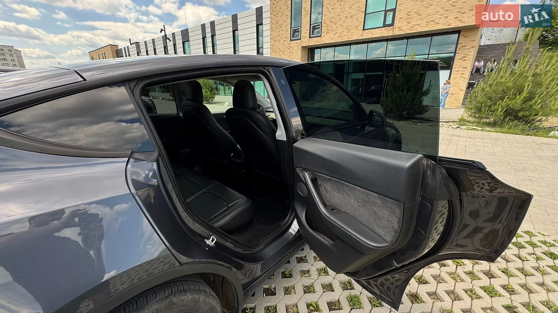 2023 Tesla Model Y - мініатюра 23