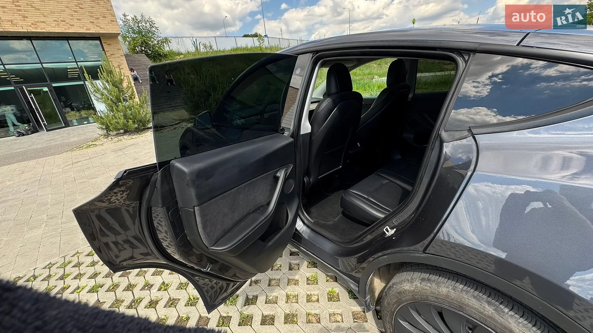 2023 Tesla Model Y - мініатюра 35