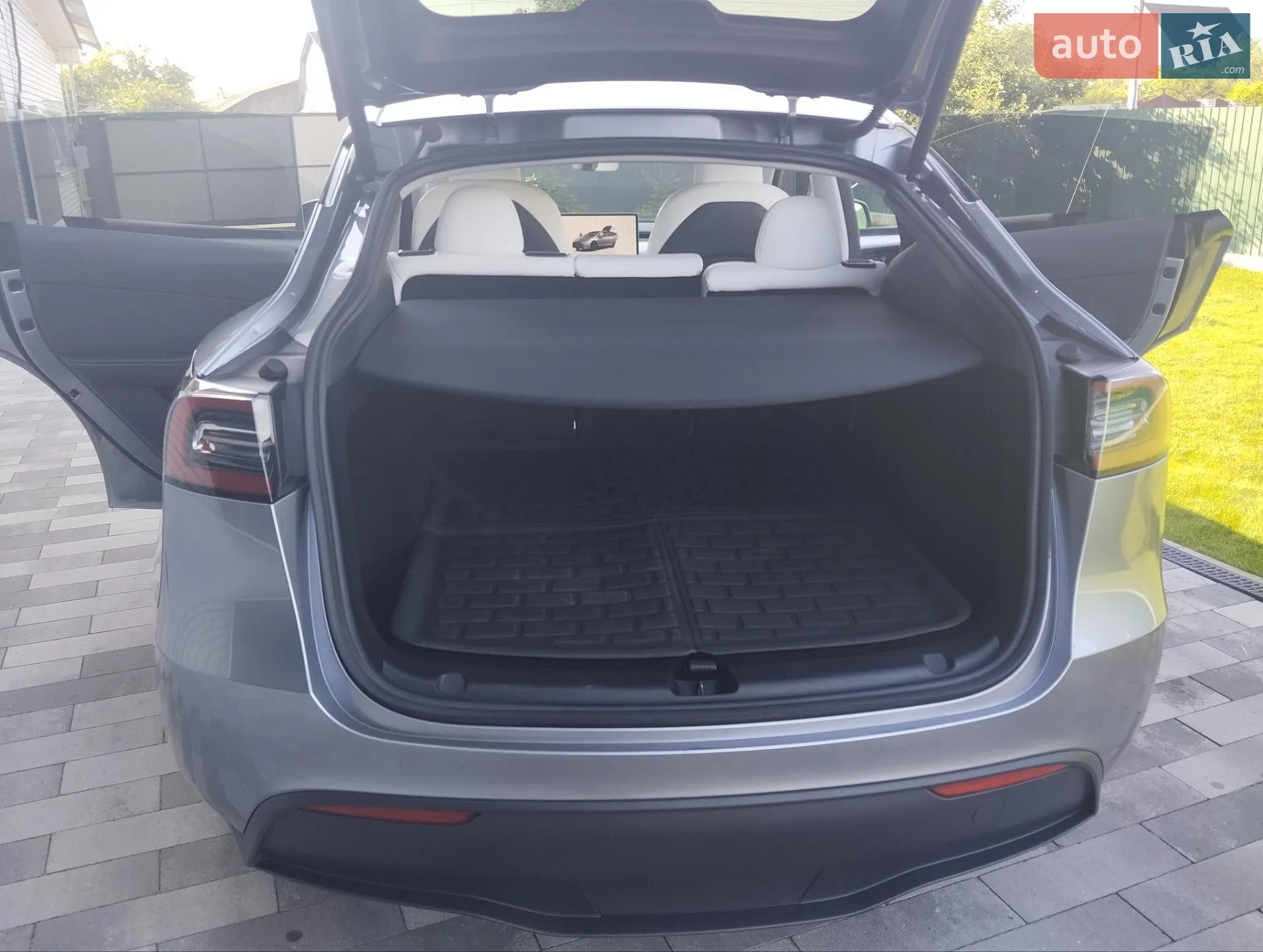 2024 Tesla Model Y - мініатюра 10