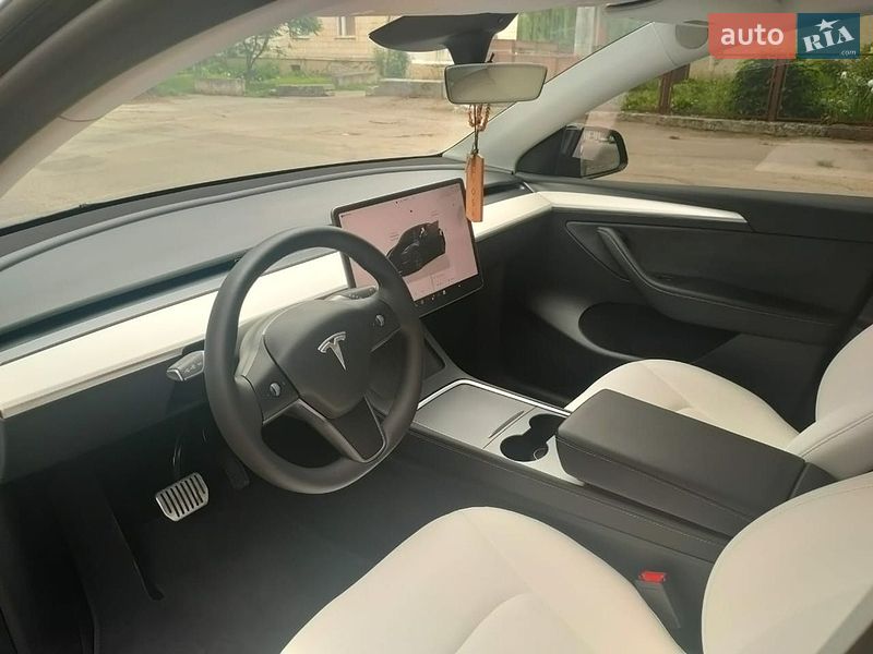 Позашляховик / Кросовер Tesla Model Y 2024 в Тернополі