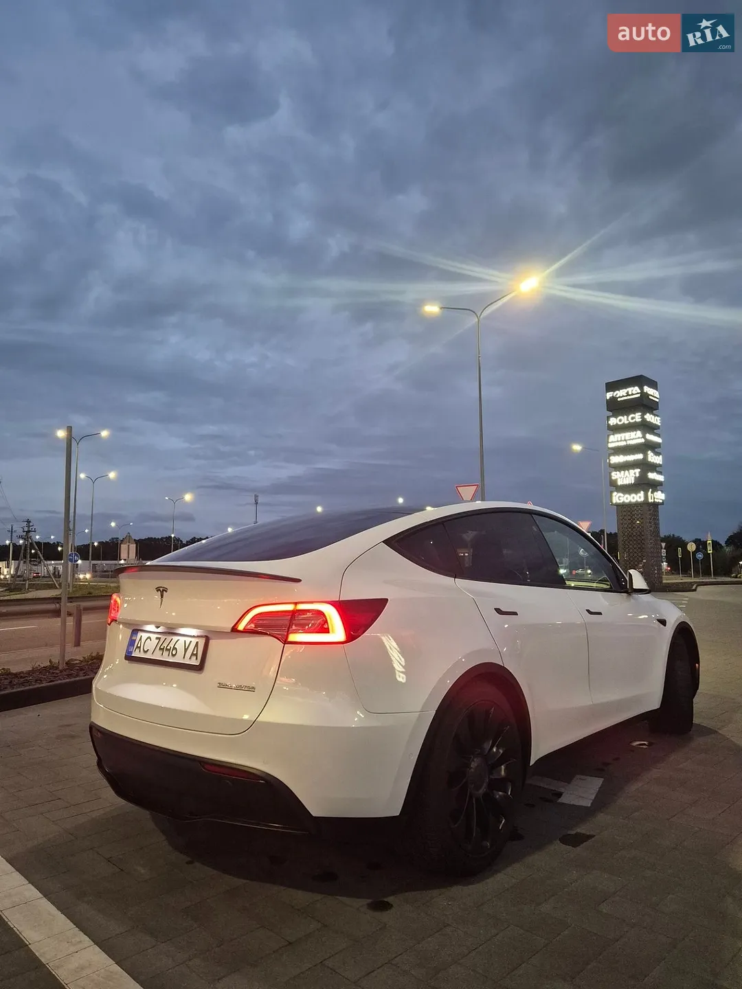2022 Tesla Model Y - мініатюра 7