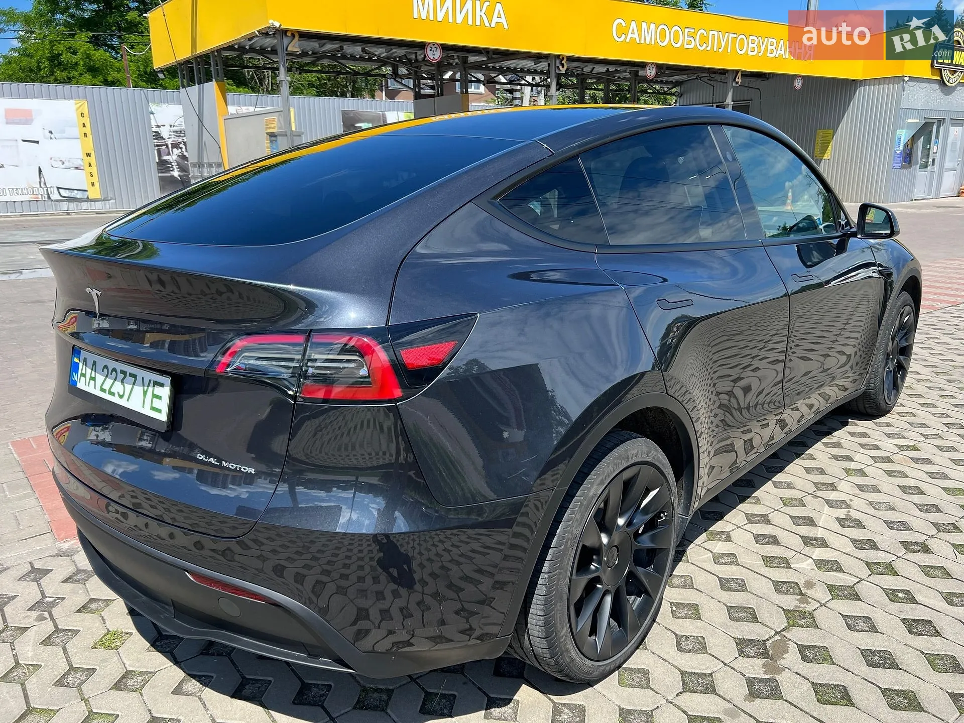 2024 Tesla Model Y - мініатюра 5