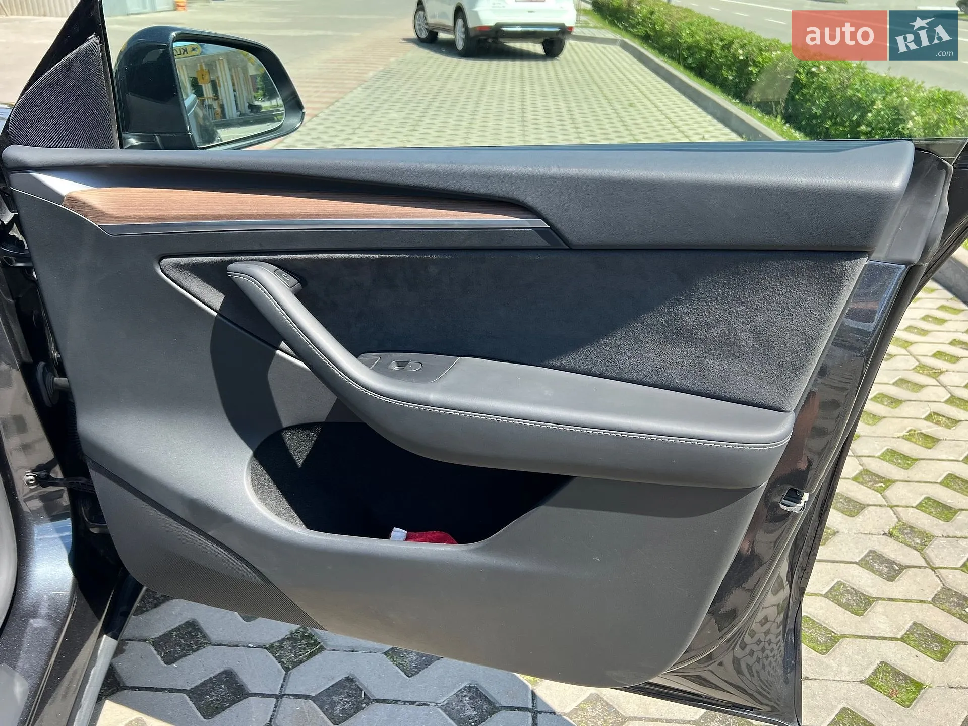2024 Tesla Model Y - мініатюра 12