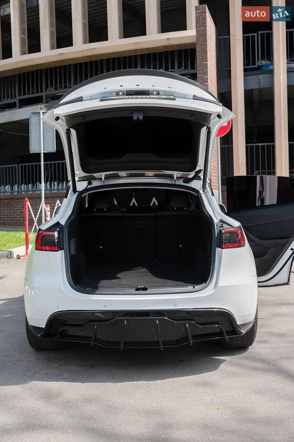 2021 Tesla Model Y - мініатюра 10