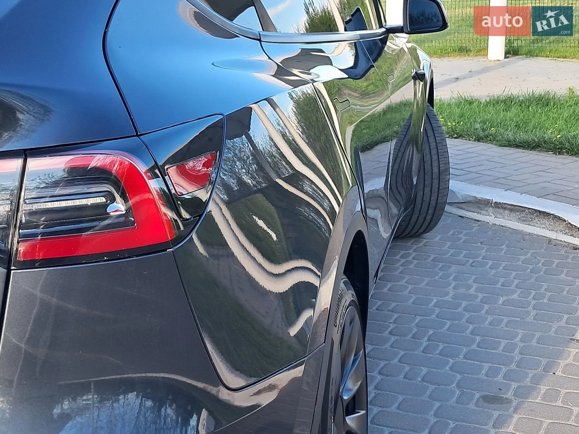 2024 Tesla Model Y - мініатюра 21
