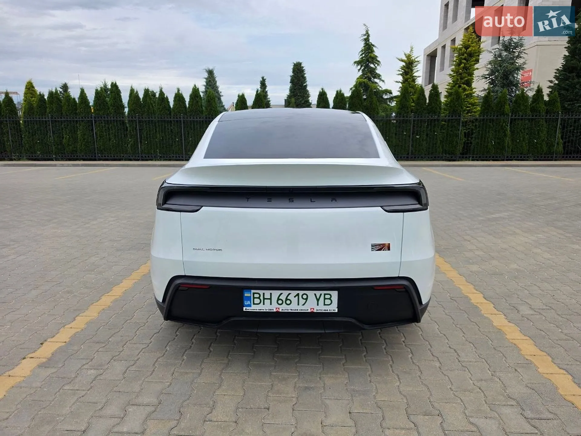 2025 Tesla Model Y - мініатюра 5