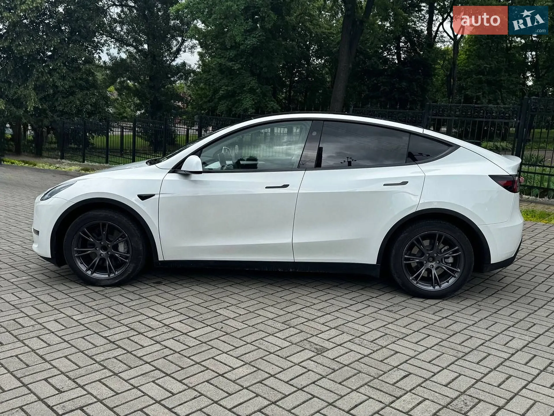 2024 Tesla Model Y - мініатюра 4