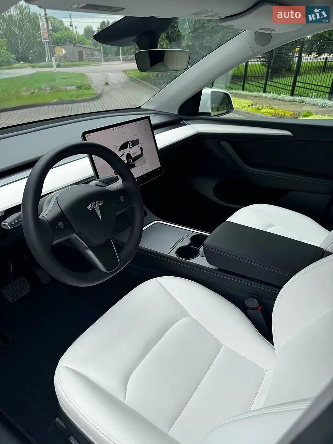 2024 Tesla Model Y - мініатюра 12