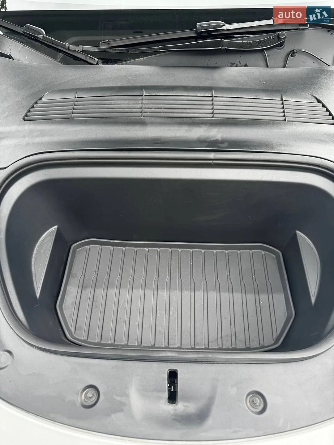 2024 Tesla Model Y - мініатюра 23