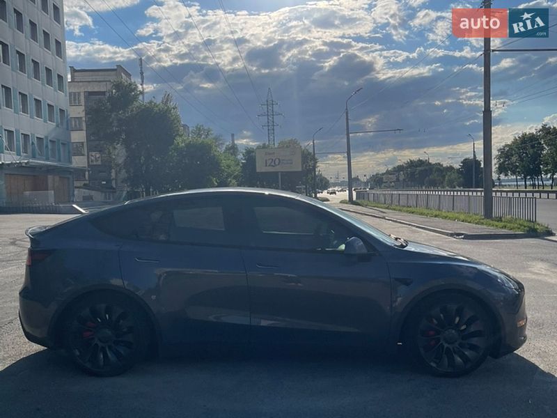 Внедорожник / Кроссовер Tesla Model Y 2023 в Днепре