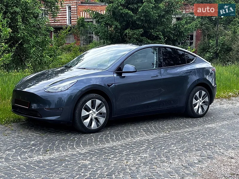 Tesla Model Y 2023