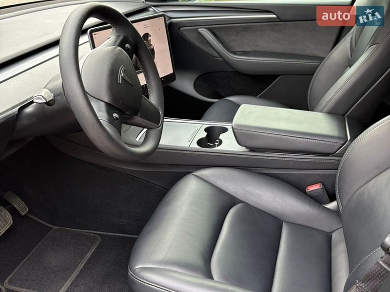 Внедорожник / Кроссовер Tesla Model Y 2024 в Запорожье
