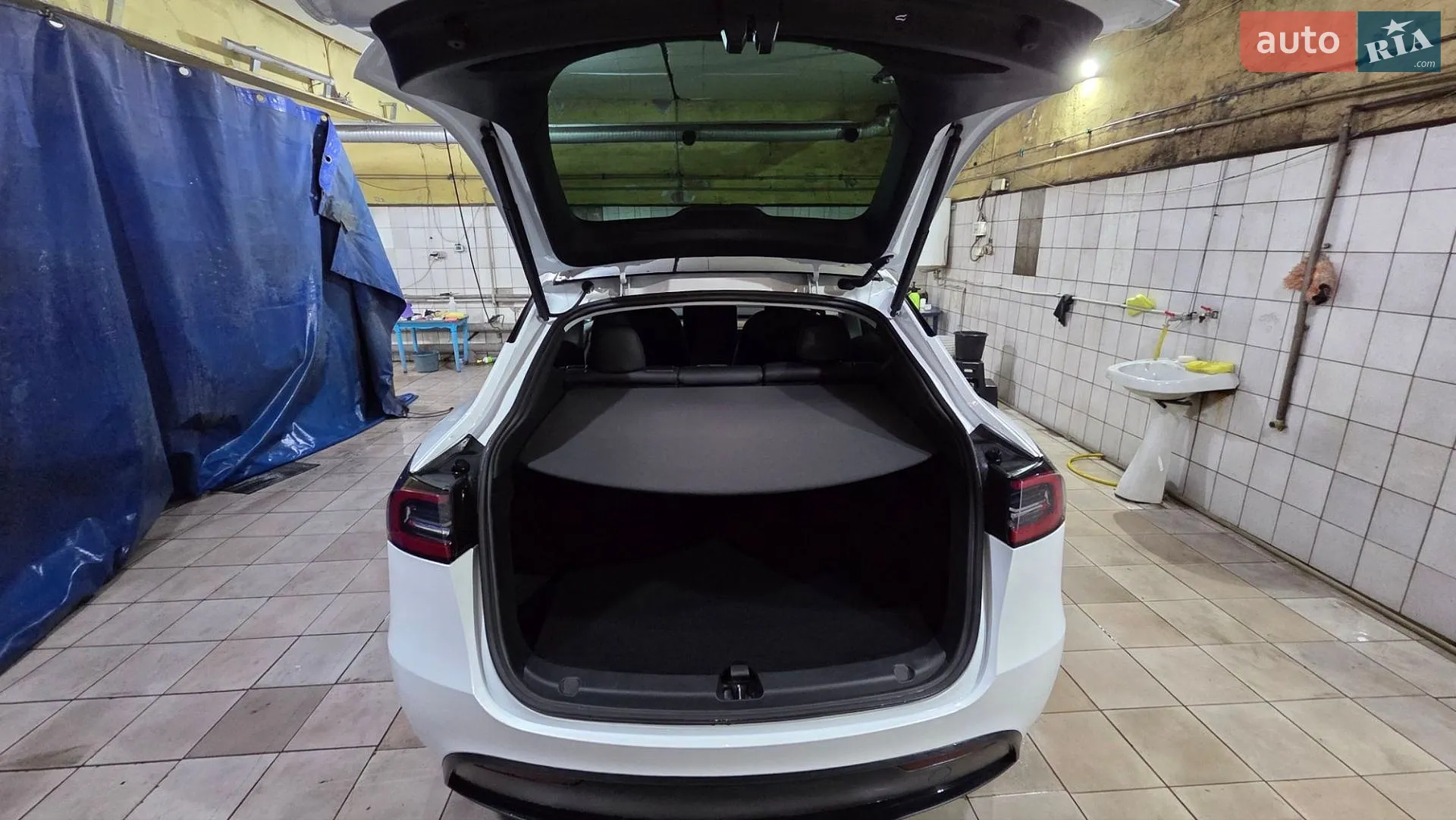 2024 Tesla Model Y - мініатюра 4