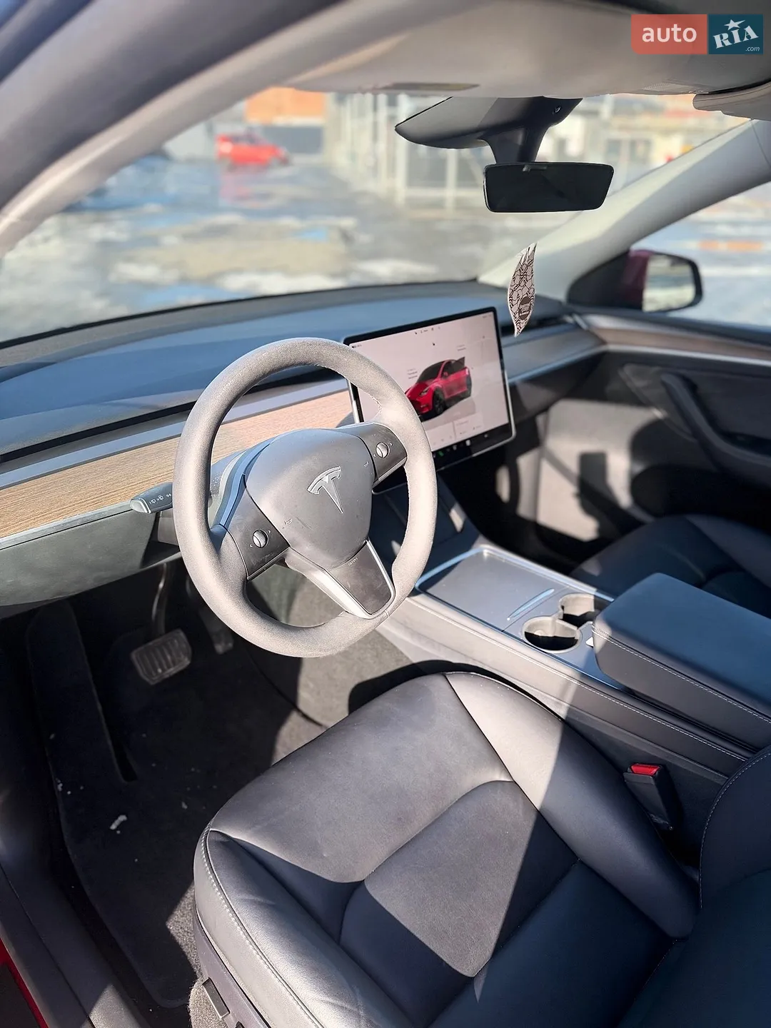 2024 Tesla Model Y - мініатюра 8