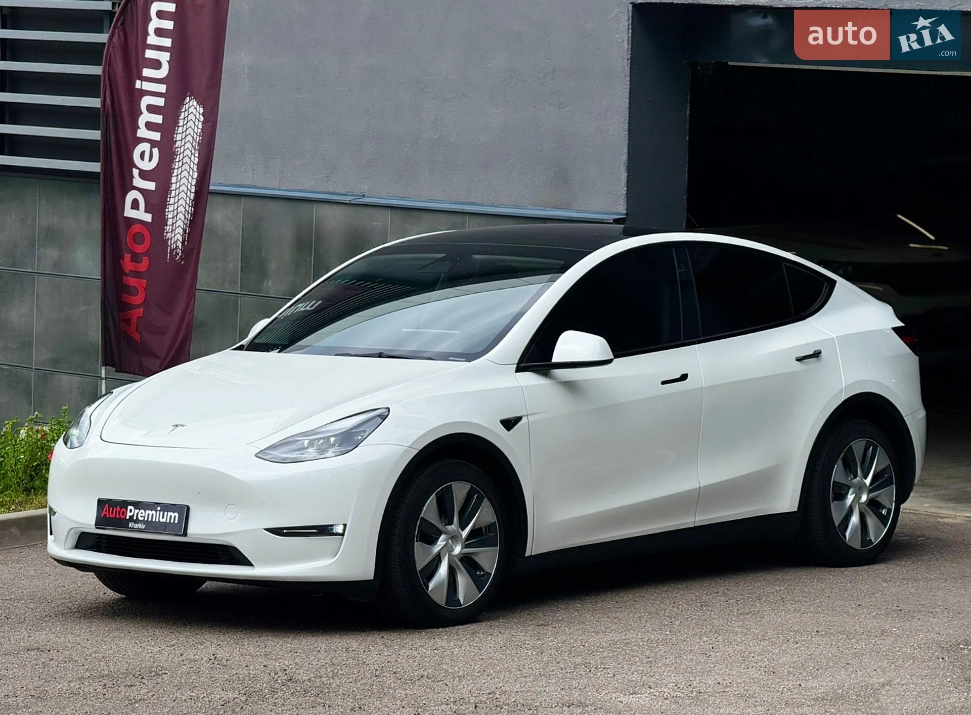 2023 Tesla Model Y - мініатюра 3