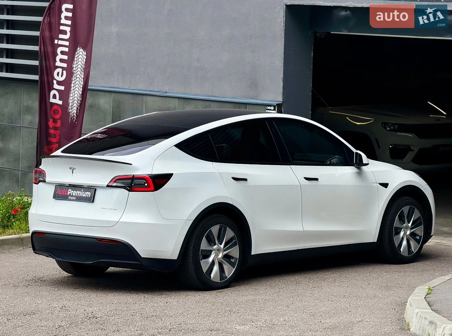 2023 Tesla Model Y - мініатюра 8