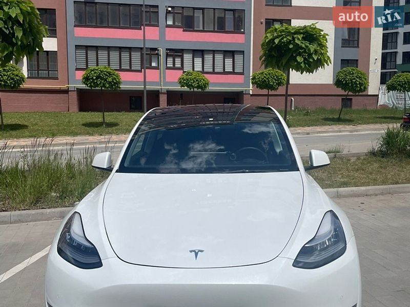 Tesla Model Y 2021