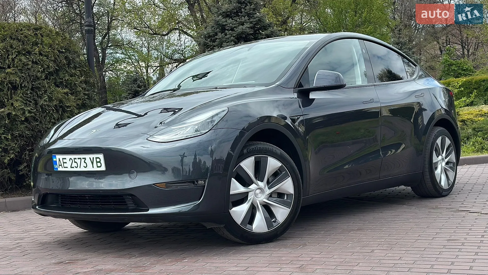 Tesla Model Y 2024 VIN 7SAYGAEE0RF023725 фото оголошення 2 з 43