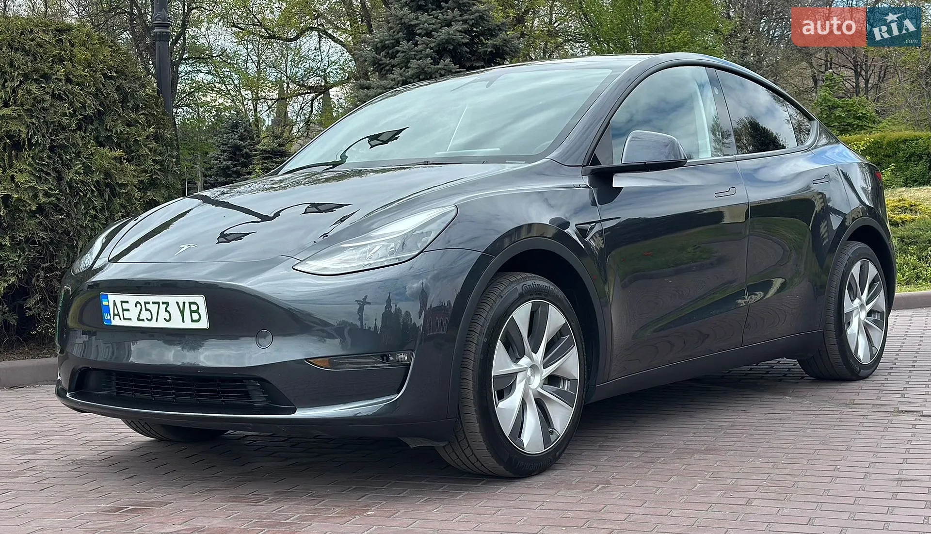 Tesla Model Y 2024 VIN 7SAYGAEE0RF023725 фото оголошення 3 з 43