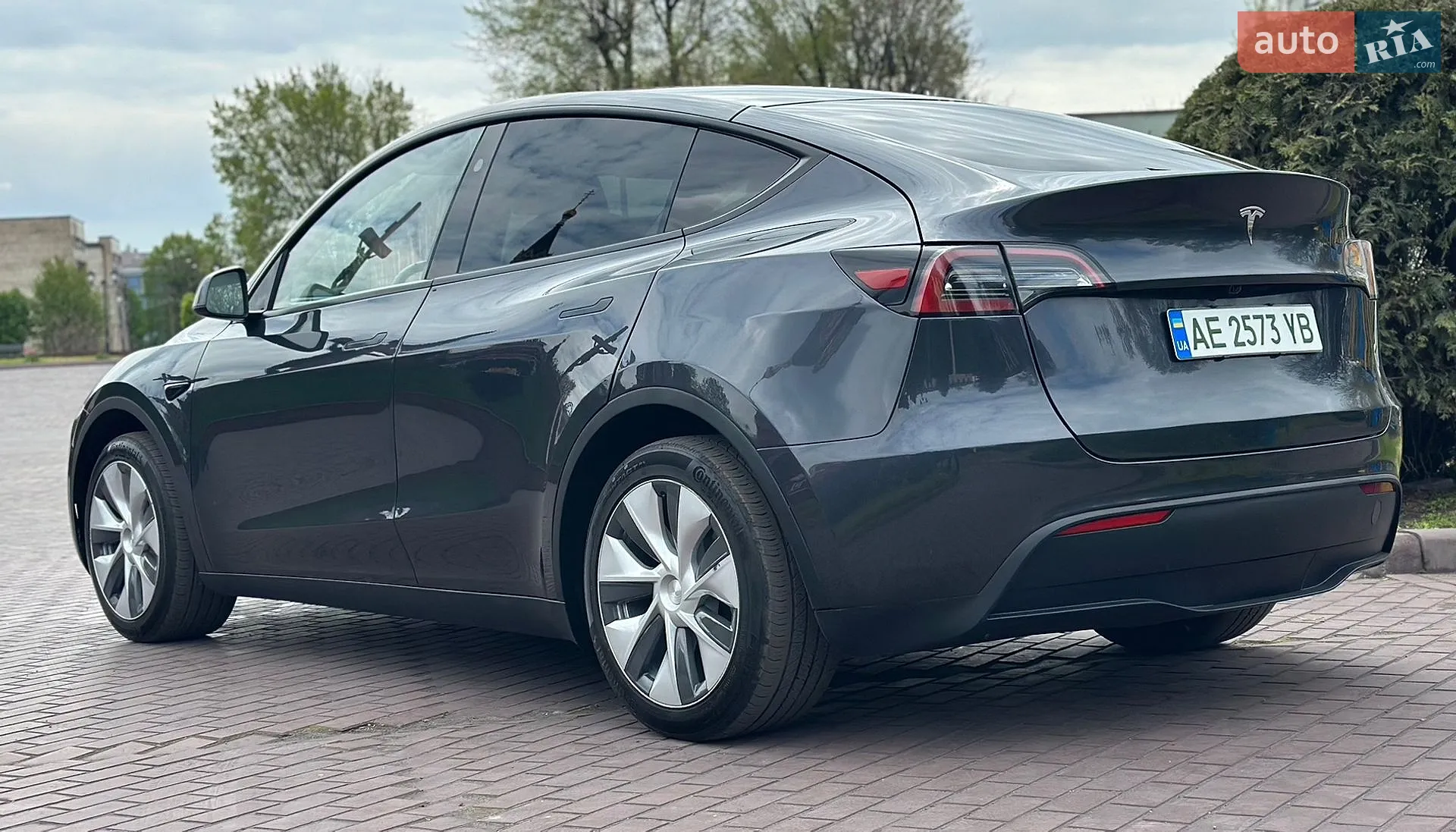 Tesla Model Y 2024 VIN 7SAYGAEE0RF023725 фото оголошення 11 з 43
