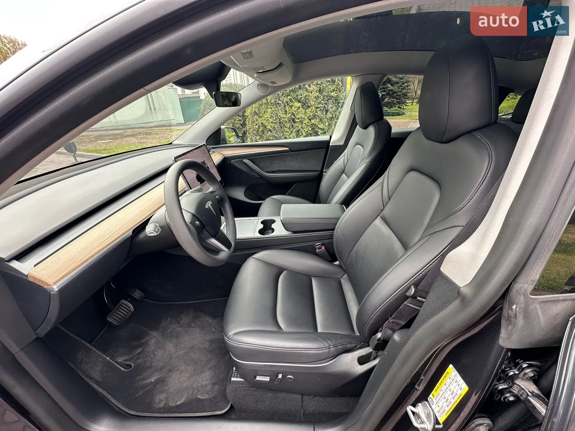 Tesla Model Y 2024 VIN 7SAYGAEE0RF023725 фото оголошення 14 з 43