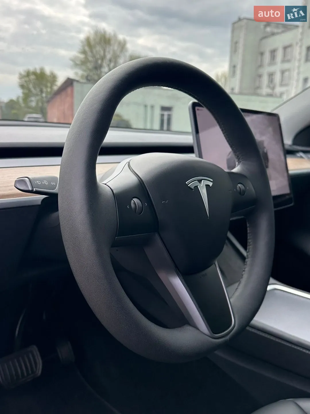 Tesla Model Y 2024 VIN 7SAYGAEE0RF023725 фото оголошення 32 з 43