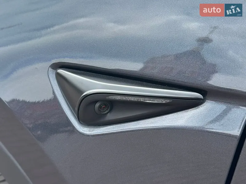 Tesla Model Y 2024 VIN 7SAYGAEE0RF023725 фото оголошення 38 з 81