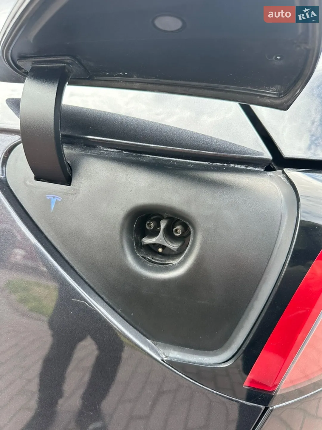 Tesla Model Y 2024 VIN 7SAYGAEE0RF023725 фото оголошення 41 з 43
