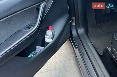 Внедорожник / Кроссовер Tesla Model Y 2021 в Днепре