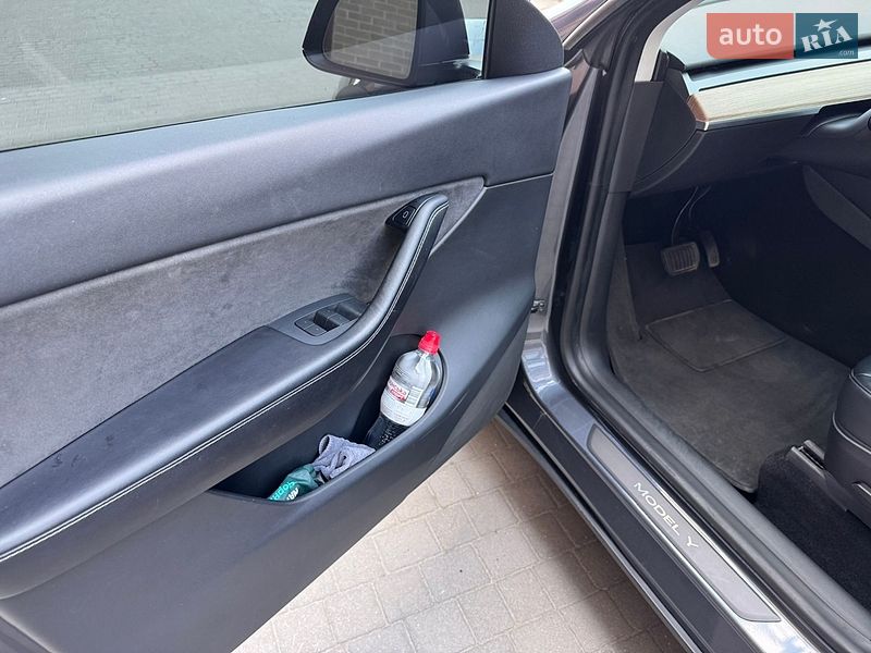 Внедорожник / Кроссовер Tesla Model Y 2021 в Днепре