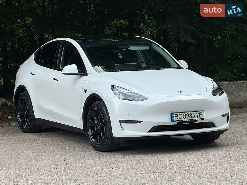 Tesla Model Y 2023