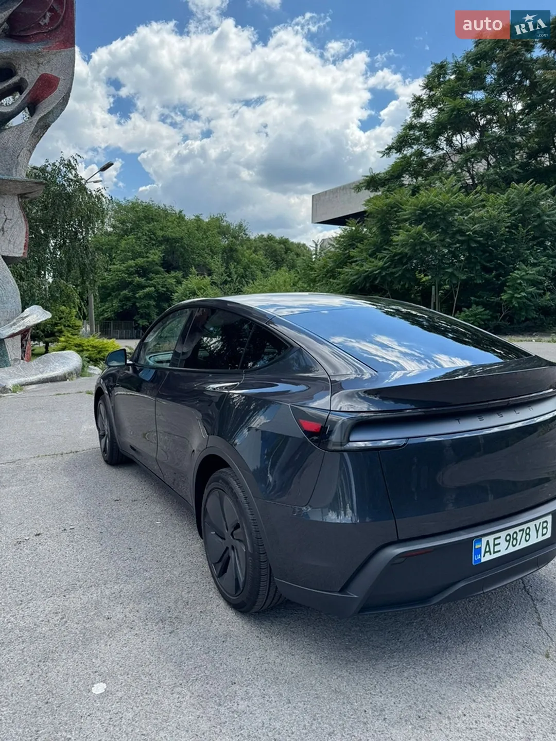 2025 Tesla Model Y - мініатюра 8