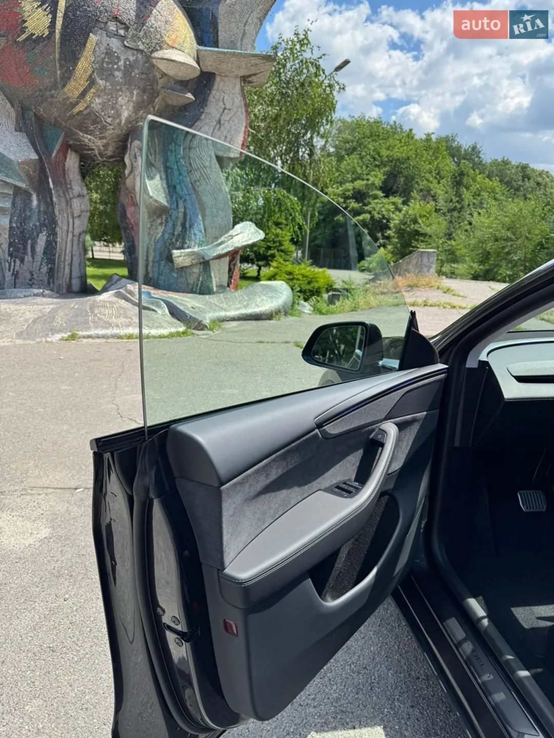 2025 Tesla Model Y - мініатюра 20