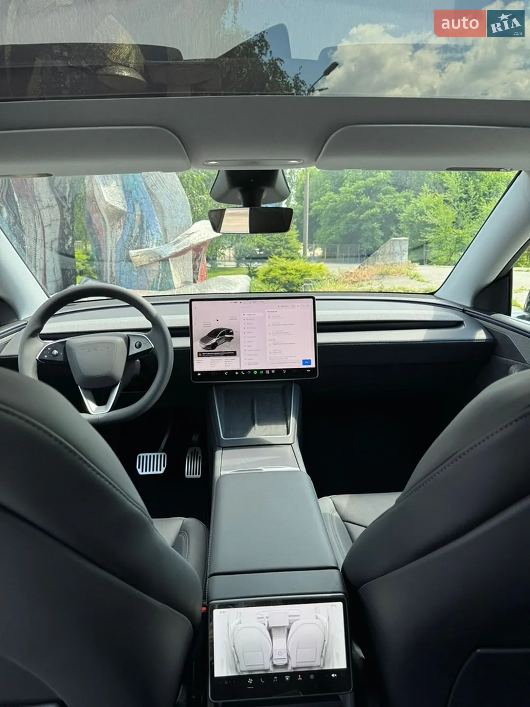 2025 Tesla Model Y - мініатюра 23