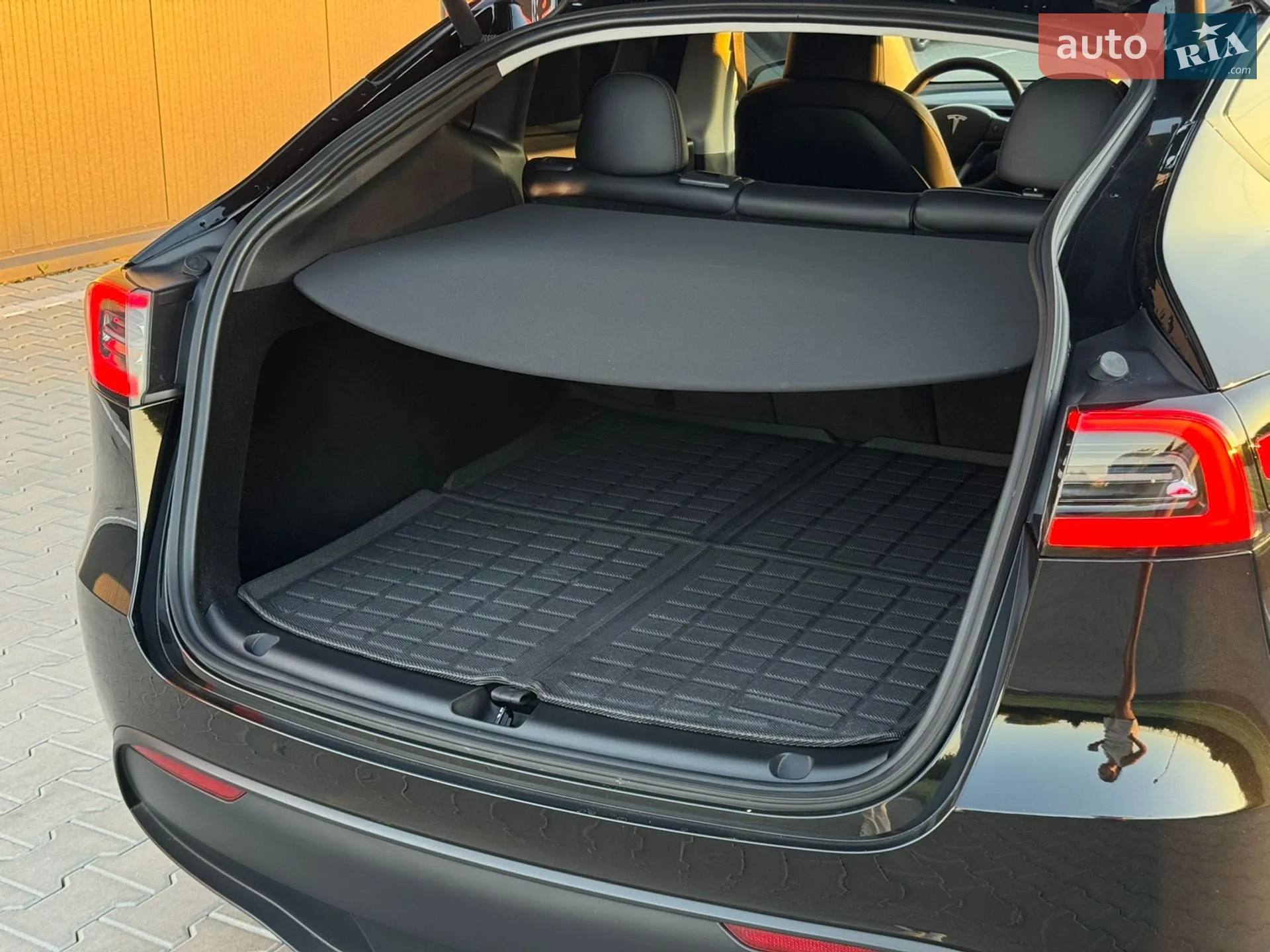 2023 Tesla Model Y - мініатюра 24