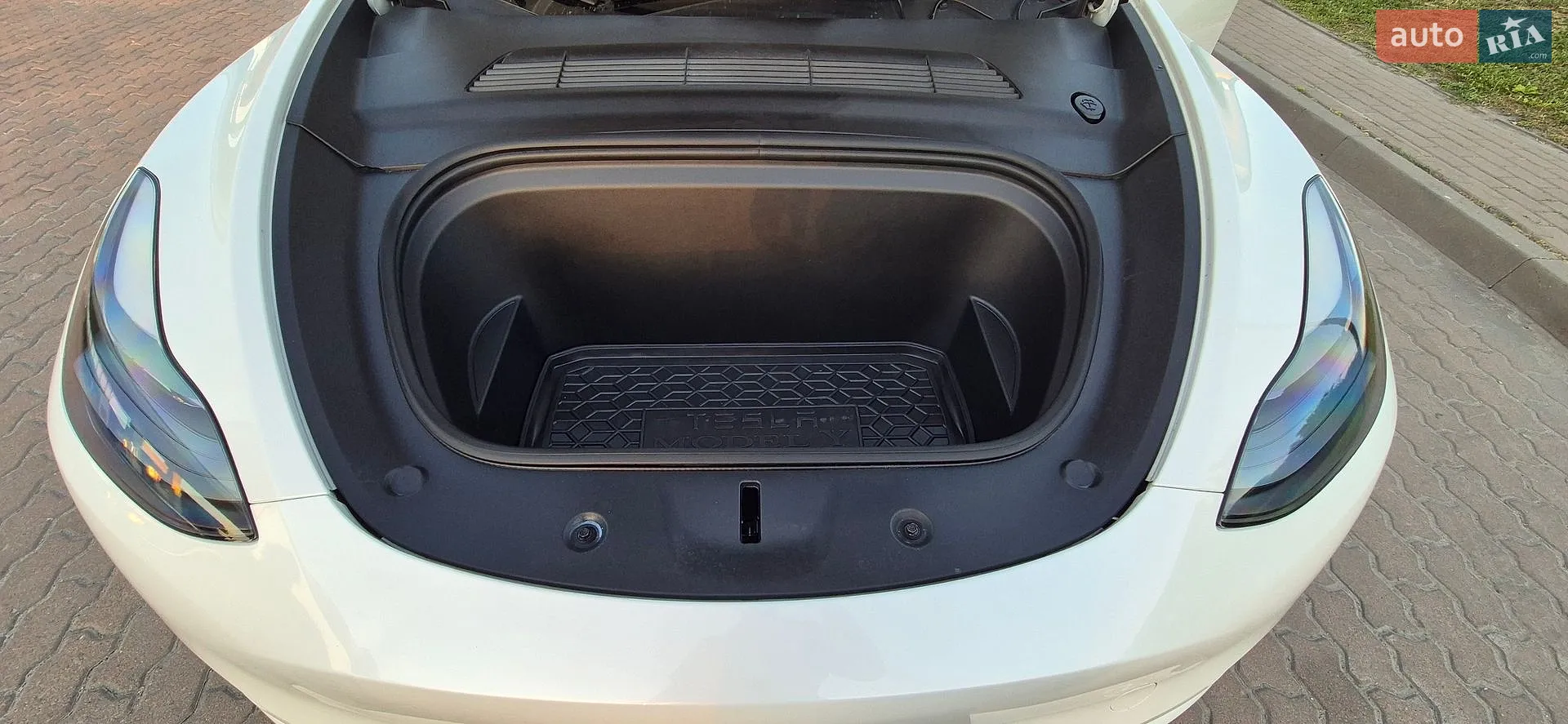 2023 Tesla Model Y - мініатюра 12