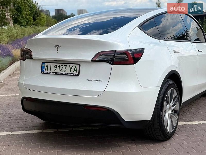 Внедорожник / Кроссовер Tesla Model Y 2023 в Киеве